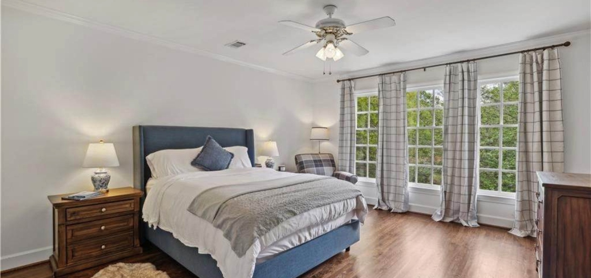 big bedroom in historical single family home for rent in atlanta georgia
