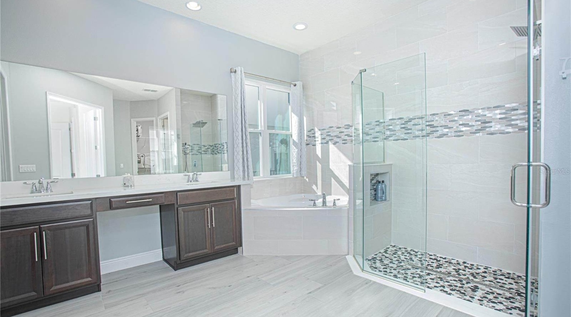 lush bathroom inside a single family home for rent in Orlando