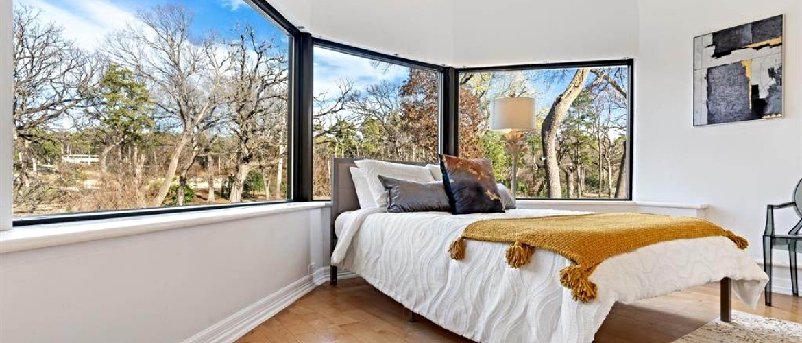 natural light in dallas rental bedroom