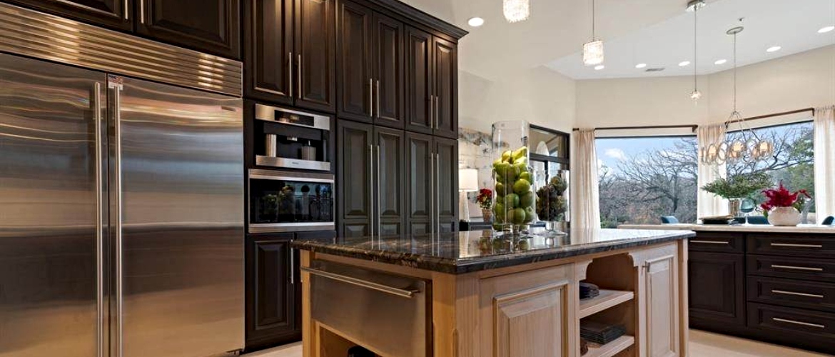 designer kitchen in dallas rental house