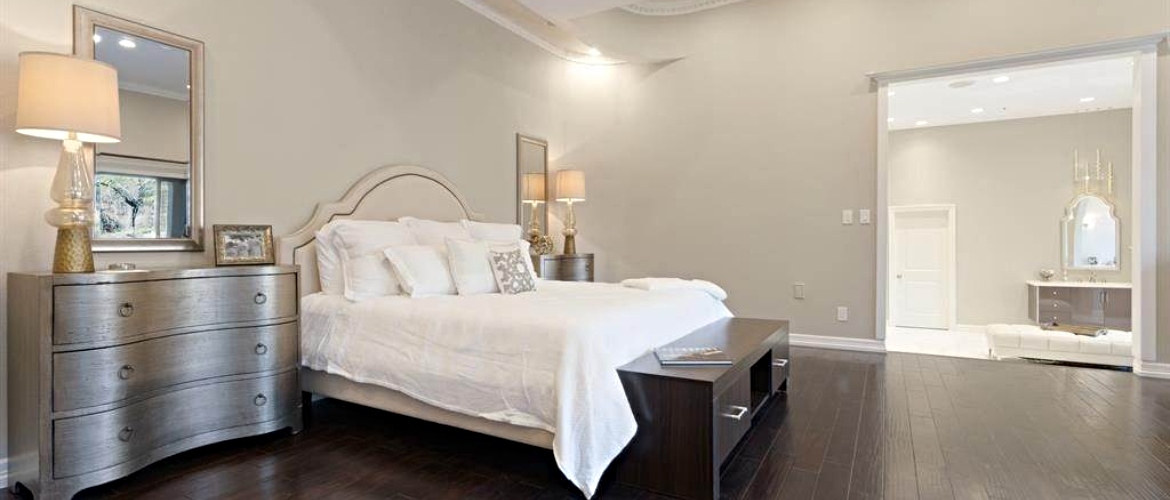 white bedroom in spacious Dallas rental