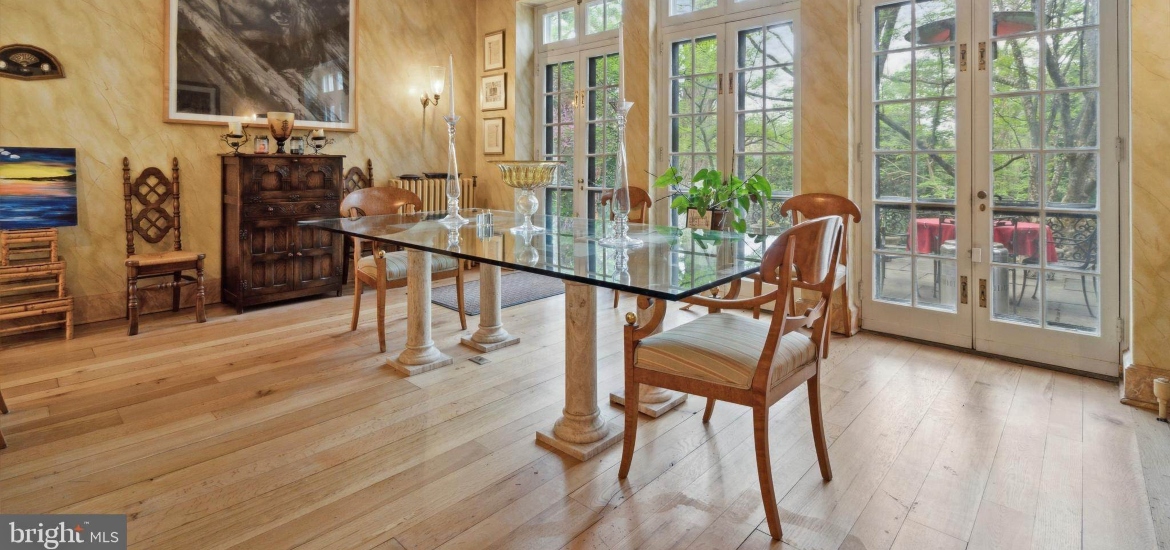 tasteful design and lots of natural daylight in a historical philadelphia house for rent