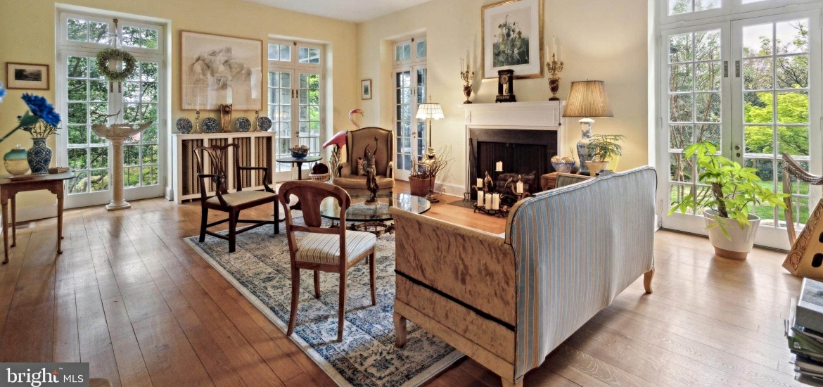 cozy room in a historical philadelphia house for rent