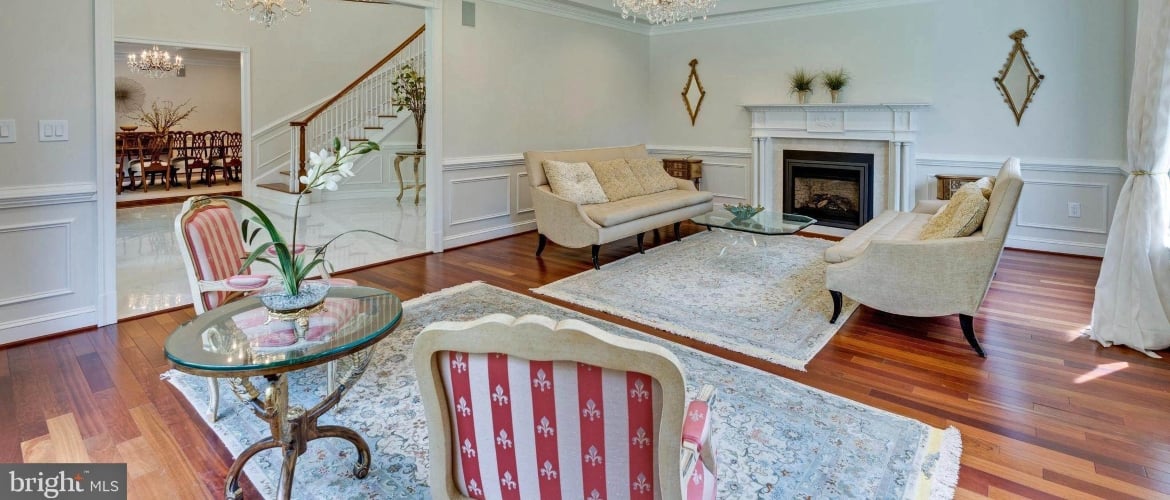 spacious cozy living room in a house for rent in Bethesda Maryland