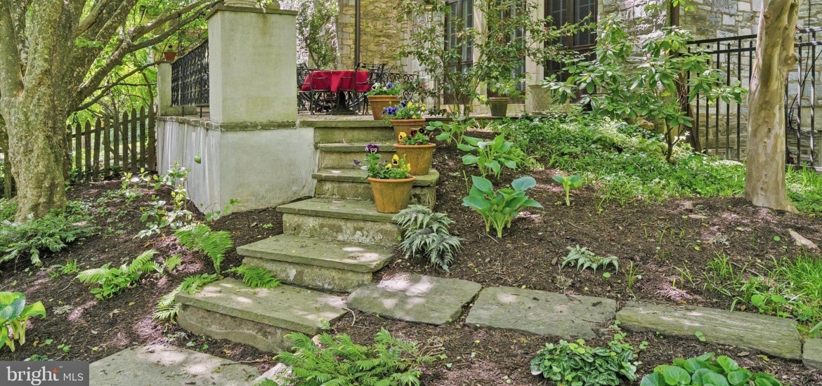 serene outside area of a historical philadelphia house for rent