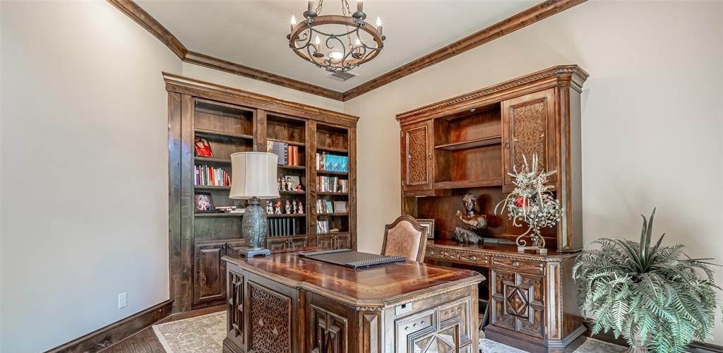 home office in a magnificent Somerset Estates house for rent in fort worth tx