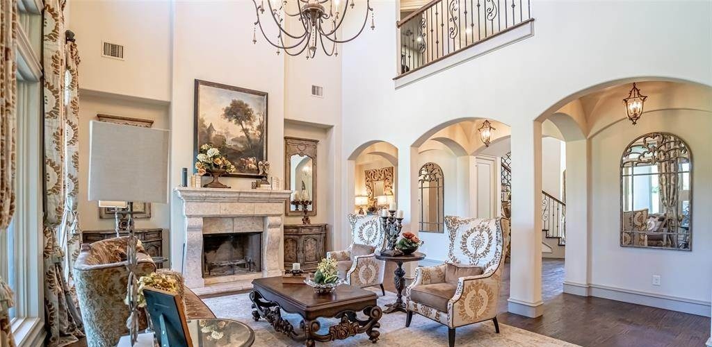 ornate living room in a Somerset Estates house for rent in fort worth tx