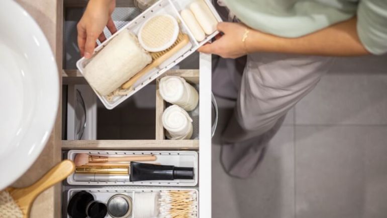 clean the bathroom